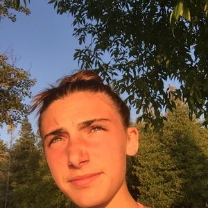 Meet your Posher, Chloe